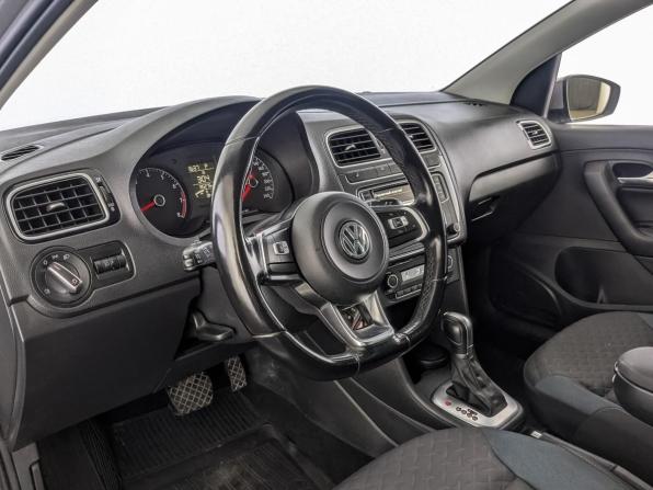 Volkswagen Polo V Рестайлинг с пробегом 2019 года, цена 1 450 000 рублей, 85274 км, седан, Автокод Объявления