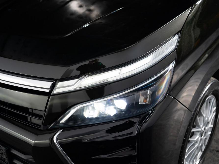 Toyota Voxy III (R80) Рестайлинг Иркутск  - изображение 19