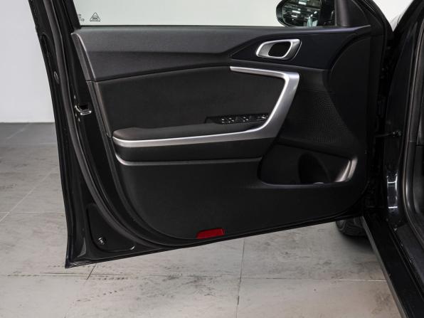 Kia Ceed III с пробегом 2019 года, цена 1 725 000 рублей, 132243 км, хэтчбек, Автокод Объявления