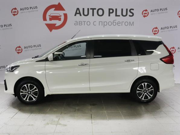 Suzuki Ertiga II с пробегом 2022 года, цена 2 090 000 рублей, 59620 км, компактвэн, Автокод Объявления