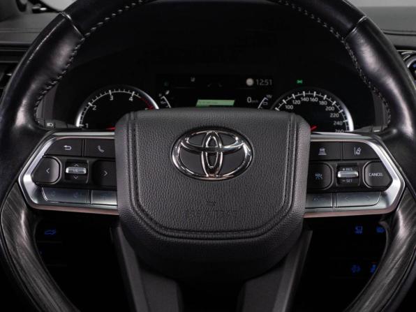 Toyota Land Cruiser 300 Series с пробегом 2021 года, цена 11 239 000 рублей, 48039 км, внедорожник, Автокод Объявления
