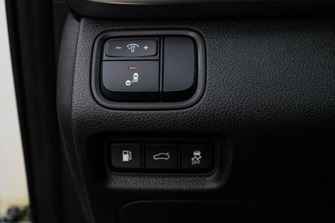 Kia Optima IV Рестайлинг с пробегом 2018 года, цена 2 350 000 рублей, 52080 км, седан, Автокод Объявления
