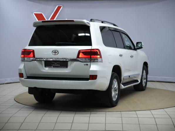 Toyota Land Cruiser 200 Series Рестайлинг 2 с пробегом 2017 года, цена 6 690 000 рублей, 98576 км, внедорожник, Автокод Объявления