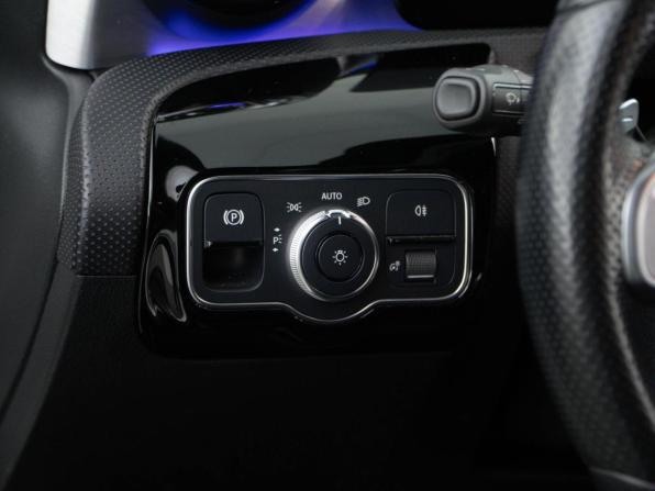 Mercedes-Benz A-Класс IV (W177) с пробегом 2018 года, цена 2 400 046 рублей, 63803 км, хэтчбек, Автокод Объявления