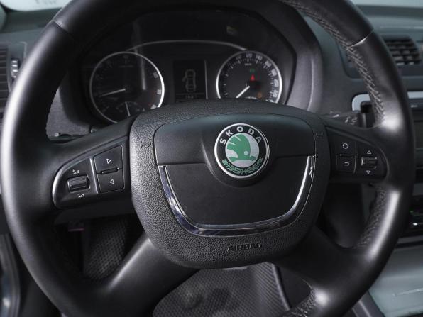 Skoda Octavia II (A5) Рестайлинг с пробегом 2012 года, цена 670 000 рублей, 194750 км, лифтбек, Автокод Объявления