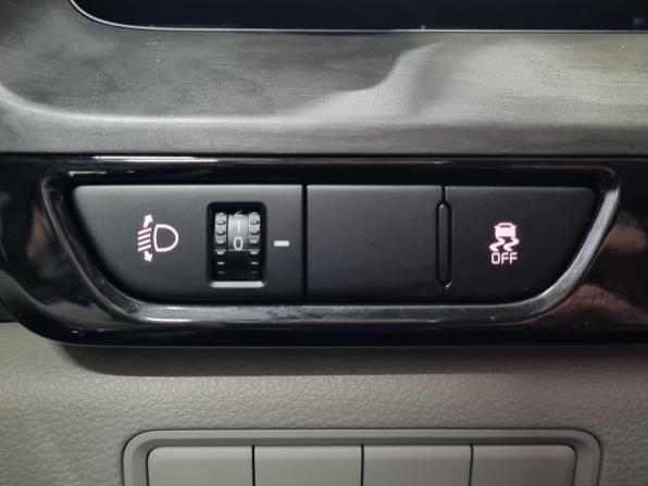 Kia Carnival IV с пробегом 2021 года, цена 3 500 000 рублей, 82000 км, минивэн, Автокод Объявления