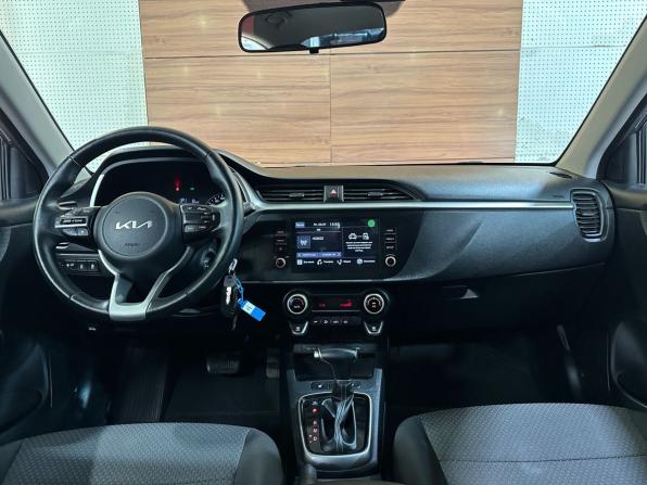 Kia Rio IV Рестайлинг с пробегом 2021 года, цена 1 659 000 рублей, 80125 км, седан, Автокод Объявления