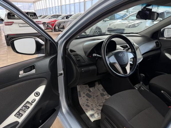 Hyundai Solaris I с пробегом 2012 года, цена 850 000 рублей, 205000 км, седан, Автокод Объявления