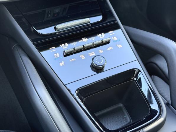 Porsche Cayenne III Рестайлинг с пробегом 2023 года, цена 13 990 000 рублей, 5886 км, внедорожник, Автокод Объявления