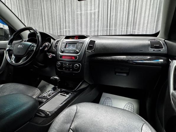 Kia Sorento II Рестайлинг с пробегом 2017 года, цена 1 900 000 рублей, 194635 км, внедорожник, Автокод Объявления