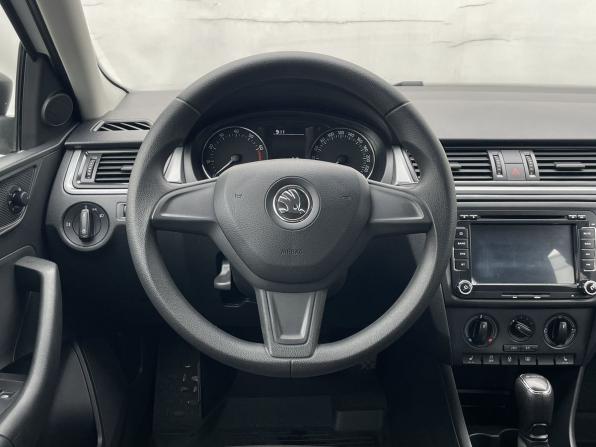 Skoda Rapid I с пробегом 2015 года, цена 1 070 000 рублей, 124590 км, лифтбек, Автокод Объявления