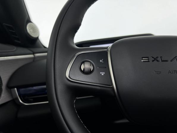 Exeed Exlantix ES с пробегом 2025 года, цена 5 280 000 рублей, 3500 км, седан, Автокод Объявления