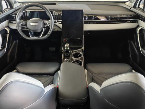 Geely Atlas II с пробегом 2024 года, цена 2 950 000 рублей, 27000 км, внедорожник, Автокод Объявления