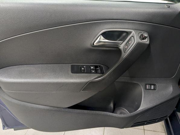 Volkswagen Polo V с пробегом 2014 года, цена 860 000 рублей, 142000 км, седан, Автокод Объявления