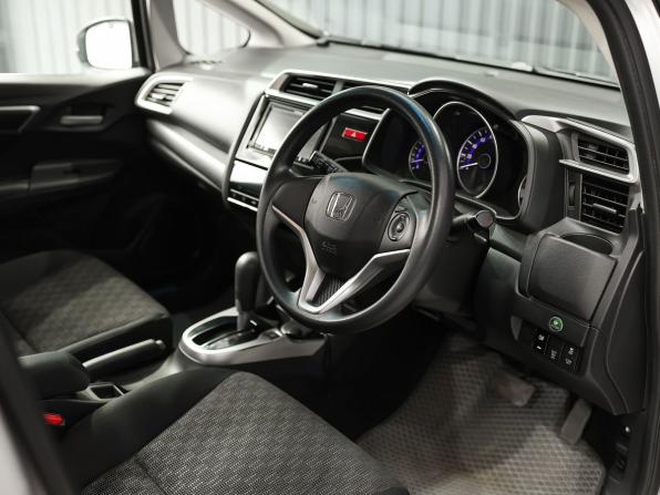 Honda Fit III с пробегом 2016 года, цена 950 000 рублей, 122000 км, хэтчбек, Автокод Объявления