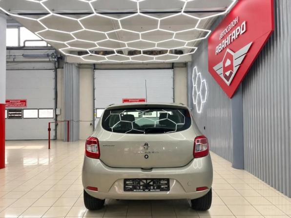 Renault Sandero II с пробегом 2016 года, цена 775 000 рублей, 102927 км, хэтчбек, Автокод Объявления
