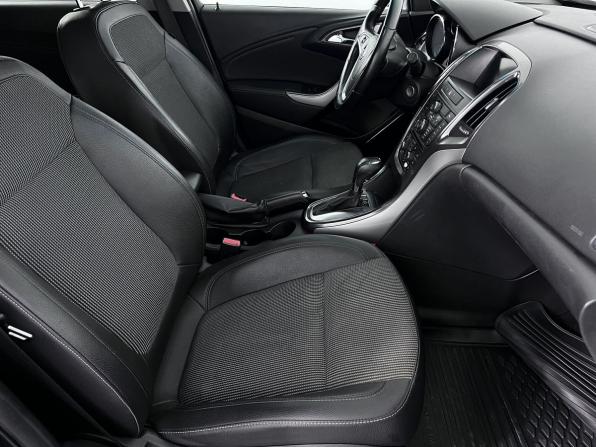 Opel Astra J с пробегом 2011 года, цена 575 000 рублей, 216876 км, хэтчбек, Автокод Объявления