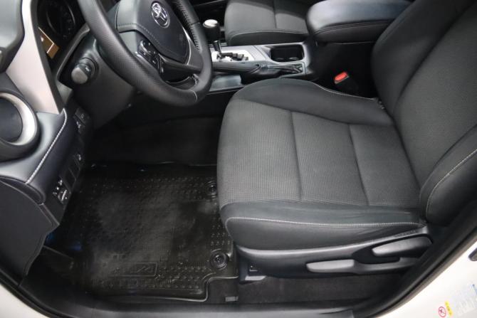 Toyota RAV4 IV (XA40) Рестайлинг с пробегом 2017 года, цена 2 280 850 рублей, 146821 км, внедорожник, Автокод Объявления