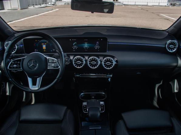 Mercedes-Benz A-Класс IV (W177) с пробегом 2019 года, цена 2 499 000 рублей, 66500 км, седан, Автокод Объявления