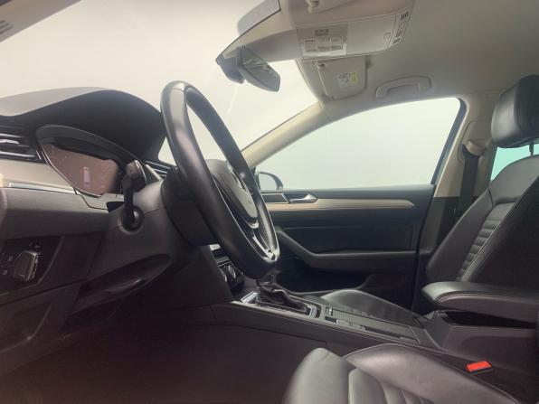Volkswagen Passat B8 с пробегом 2019 года, цена 2 518 000 рублей, 96255 км, универсал, Автокод Объявления