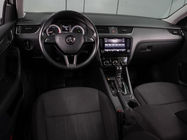 Skoda Octavia III (A7) Рестайлинг с пробегом 2018 года, цена 1 959 000 рублей, 171123 км, лифтбек, Автокод Объявления