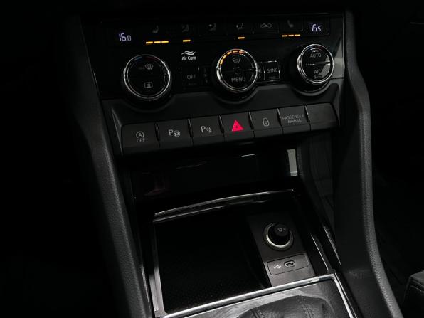 Skoda Karoq I с пробегом 2020 года, цена 2 330 000 рублей, 113168 км, внедорожник, Автокод Объявления