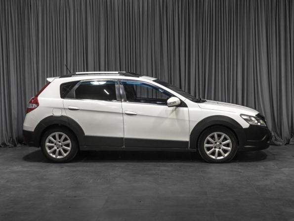 Dongfeng H30 Cross с пробегом 2016 года, цена 469 000 рублей, 220333 км, хэтчбек, Автокод Объявления