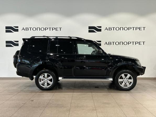 Mitsubishi Pajero IV Рестайлинг 2 с пробегом 2015 года, цена 1 919 000 рублей, 212852 км, внедорожник, Автокод Объявления