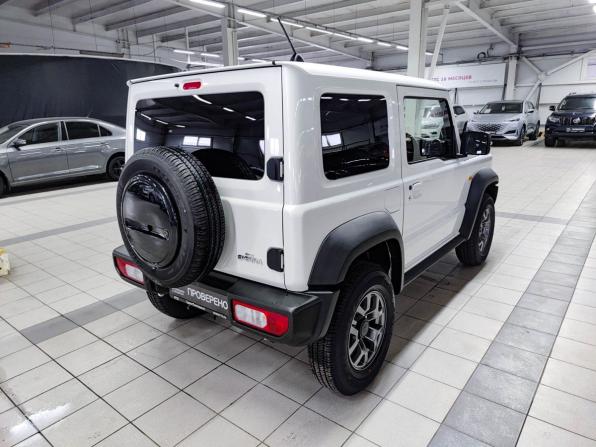 Suzuki Jimny IV с пробегом 2022 года, цена 2 550 000 рублей, 21862 км, внедорожник, Автокод Объявления