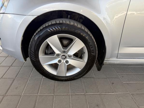 Skoda Octavia III (A7) с пробегом 2015 года, цена 1 393 000 рублей, 139417 км, лифтбек, Автокод Объявления
