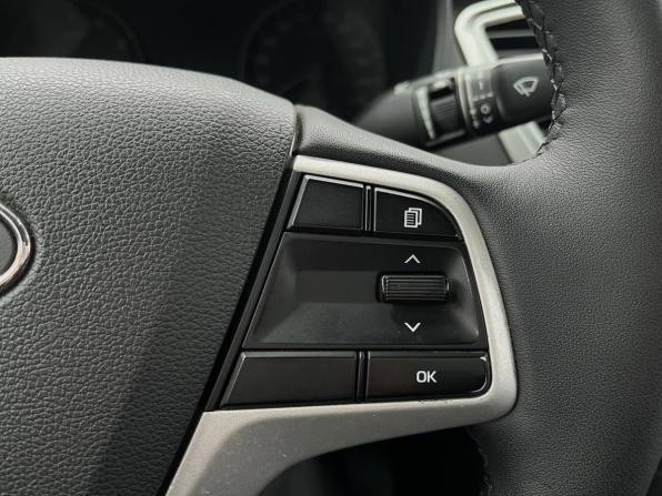 Hyundai Solaris II с пробегом 2017 года, цена 1 099 900 рублей, 169900 км, седан, Автокод Объявления