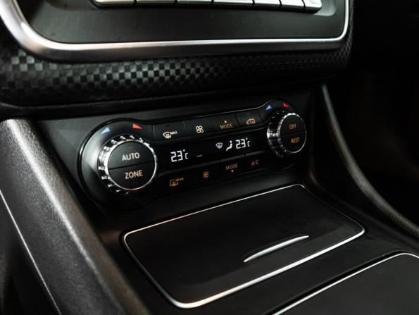 Mercedes-Benz A-Класс III (W176) Рестайлинг с пробегом 2016 года, цена 1 599 700 рублей, 106277 км, хэтчбек, Автокод Объявления