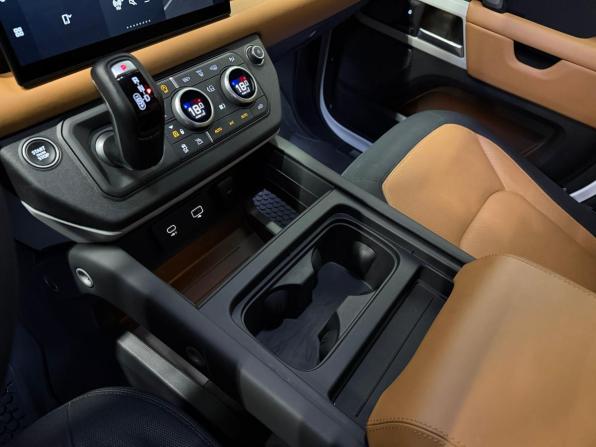 Land Rover Defender II с пробегом 2023 года, цена 10 990 000 рублей, 22736 км, внедорожник, Автокод Объявления