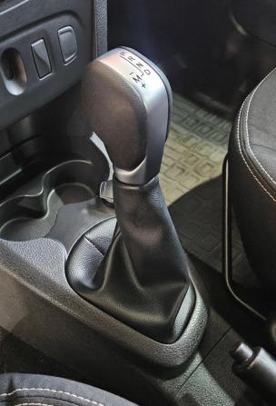 Renault Logan II Рестайлинг с пробегом 2022 года, цена 1 330 000 рублей, 43555 км, седан, Автокод Объявления