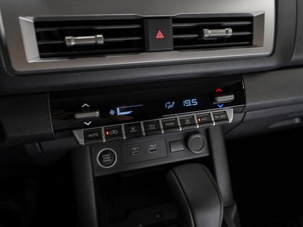 Mitsubishi L200 VI с пробегом 2025 года, цена 5 400 000 рублей, 42 км, пикап, Автокод Объявления