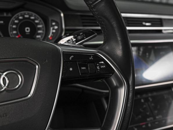 Audi A8 IV (D5) с пробегом 2019 года, цена 6 350 000 рублей, 94303 км, седан, Автокод Объявления