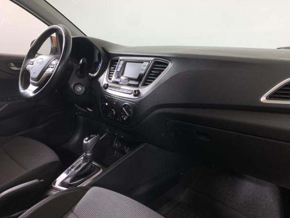 Hyundai Solaris II с пробегом 2018 года, цена 1 335 000 рублей, 114294 км, седан, Автокод Объявления