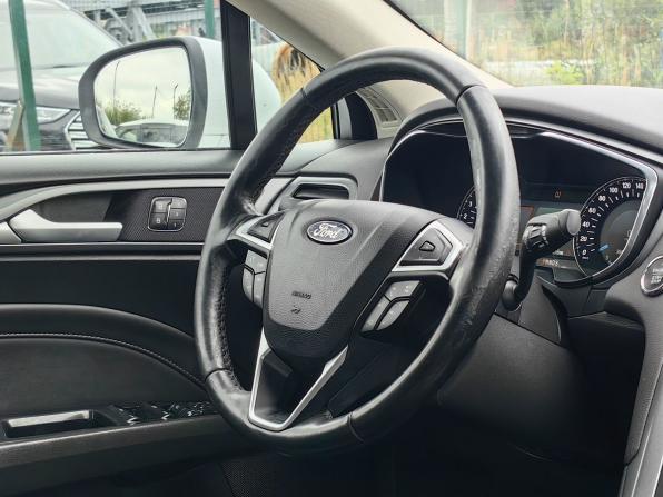 Ford Mondeo V с пробегом 2015 года, цена 1 359 000 рублей, 214000 км, седан, Автокод Объявления