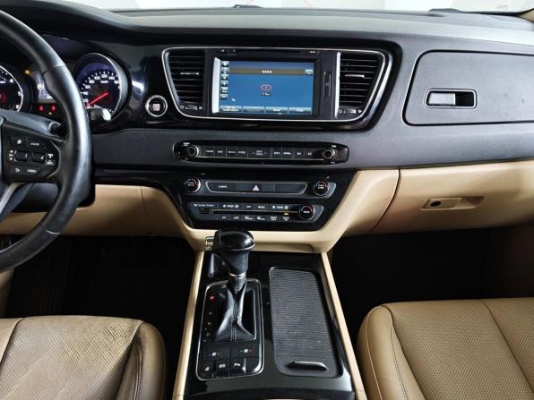 Kia Carnival III с пробегом 2016 года, цена 2 205 000 рублей, 322043 км, минивэн, Автокод Объявления