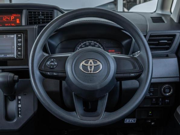 Toyota Roomy I Рестайлинг с пробегом 2021 года, цена 1 070 000 рублей, 85578 км, микровэн, Автокод Объявления