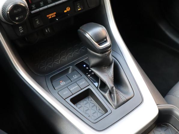 Toyota RAV4 V (XA50) с пробегом 2019 года, цена 2 500 000 рублей, 133615 км, внедорожник, Автокод Объявления