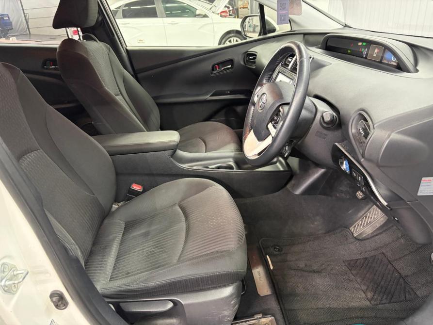 Toyota Prius IV (XW50) Краснодар  - изображение 12