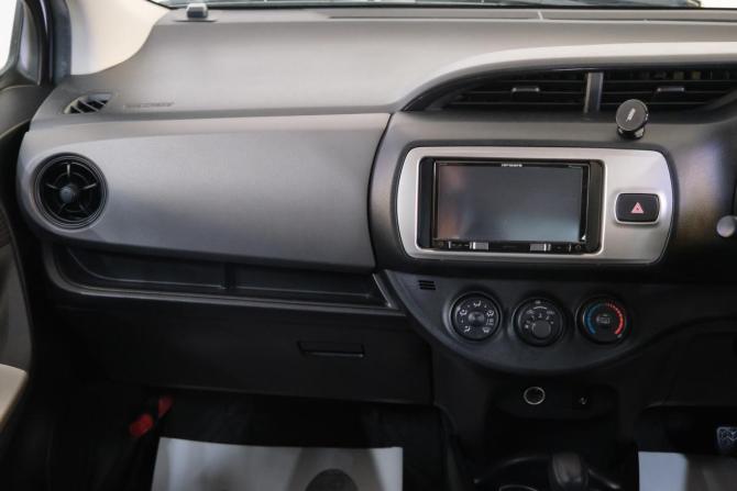 Toyota Vitz III (XP130) Рестайлинг с пробегом 2016 года, цена 1 149 000 рублей, 87000 км, хэтчбек, Автокод Объявления