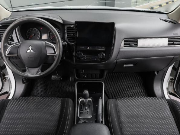 Mitsubishi Outlander III Рестайлинг 2 с пробегом 2017 года, цена 1 498 000 рублей, 194675 км, внедорожник, Автокод Объявления