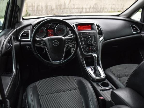 Opel Astra J Рестайлинг с пробегом 2012 года, цена 898 000 рублей, 138218 км, хэтчбек, Автокод Объявления