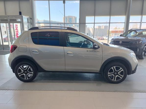Renault Sandero II Рестайлинг с пробегом 2021 года, цена 1 353 000 рублей, 104289 км, хэтчбек, Автокод Объявления