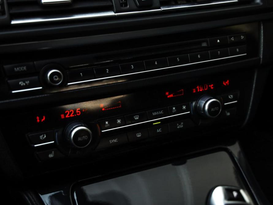 BMW 5 серии VI (F10/F11/F07) Рестайлинг Санкт-Петербург  - изображение 17
