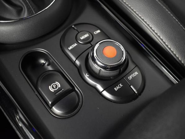 Mini Clubman II Рестайлинг с пробегом 2019 года, цена 2 269 900 рублей, 108814 км, универсал, Автокод Объявления