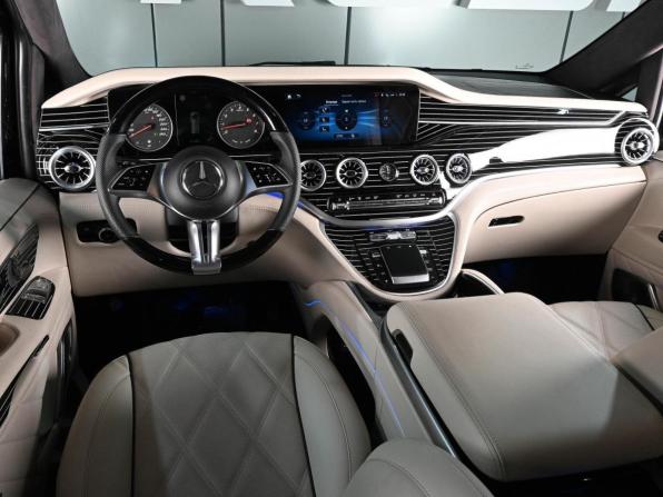 Mercedes-Benz V-Класс III (W447) Рестайлинг 2 с пробегом 2024 года, цена 9 159 000 рублей, 11827 км, минивэн, Автокод Объявления
