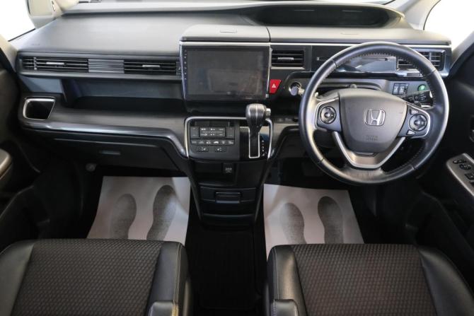 Honda Stepwgn V с пробегом 2015 года, цена 2 249 000 рублей, 144000 км, минивэн, Автокод Объявления